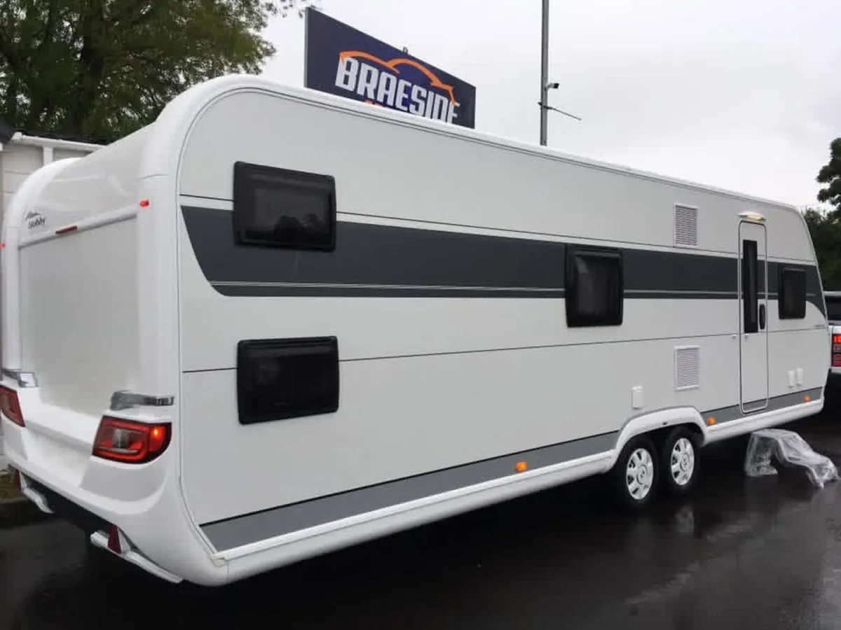 2022 HOBBY 720 KWFU 6/7 BERTH H/SPEC CARAVAN - Image 3
