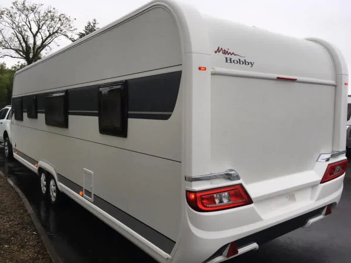 2022 HOBBY 720 KWFU 6/7 BERTH H/SPEC CARAVAN - Image 4