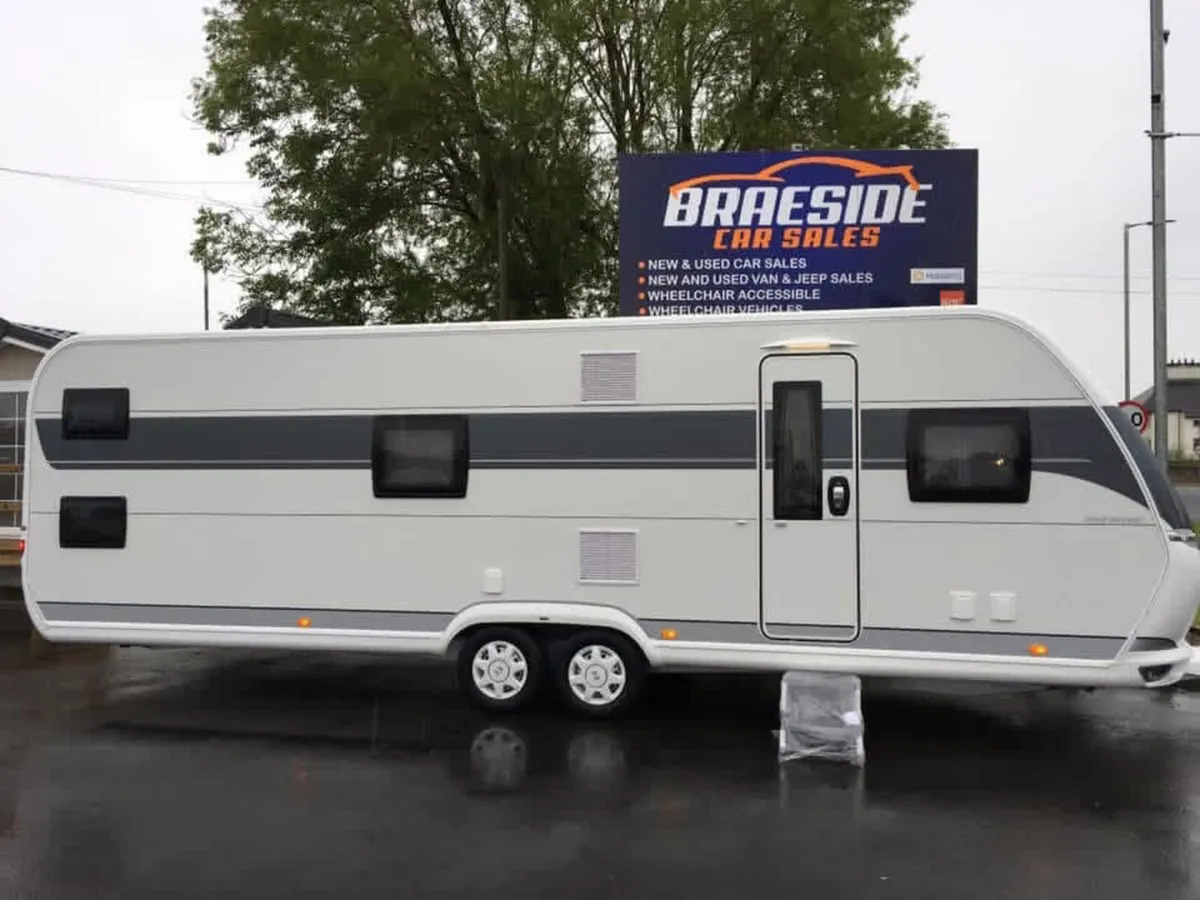 2022 HOBBY 720 KWFU 6/7 BERTH H/SPEC CARAVAN - Image 2