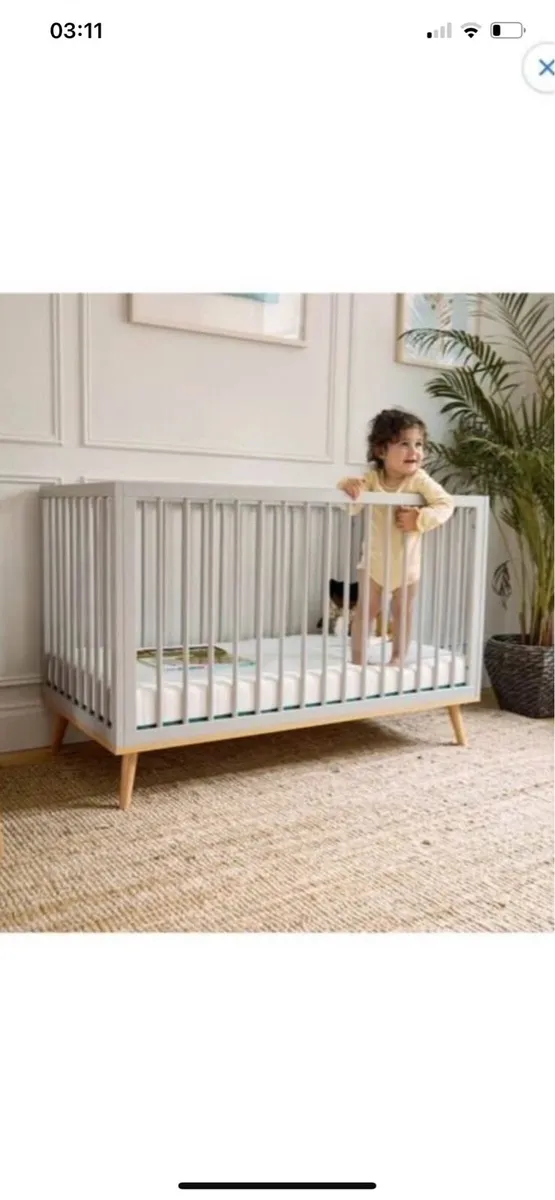 Baby cot and mattress - Image 1