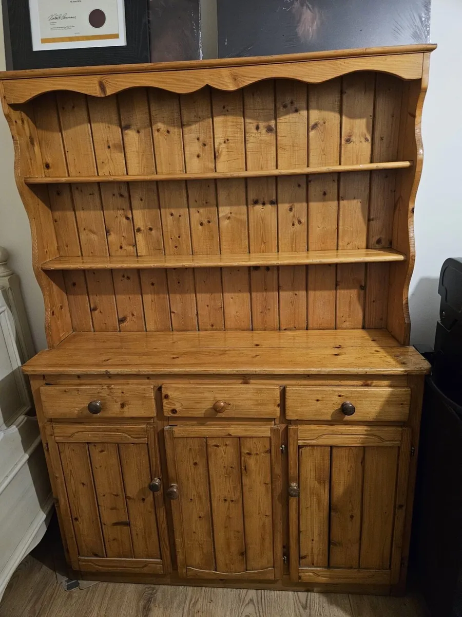 Pine dresser - Image 1