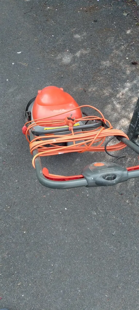 3 electric lawnmower working perfect priced - Image 2