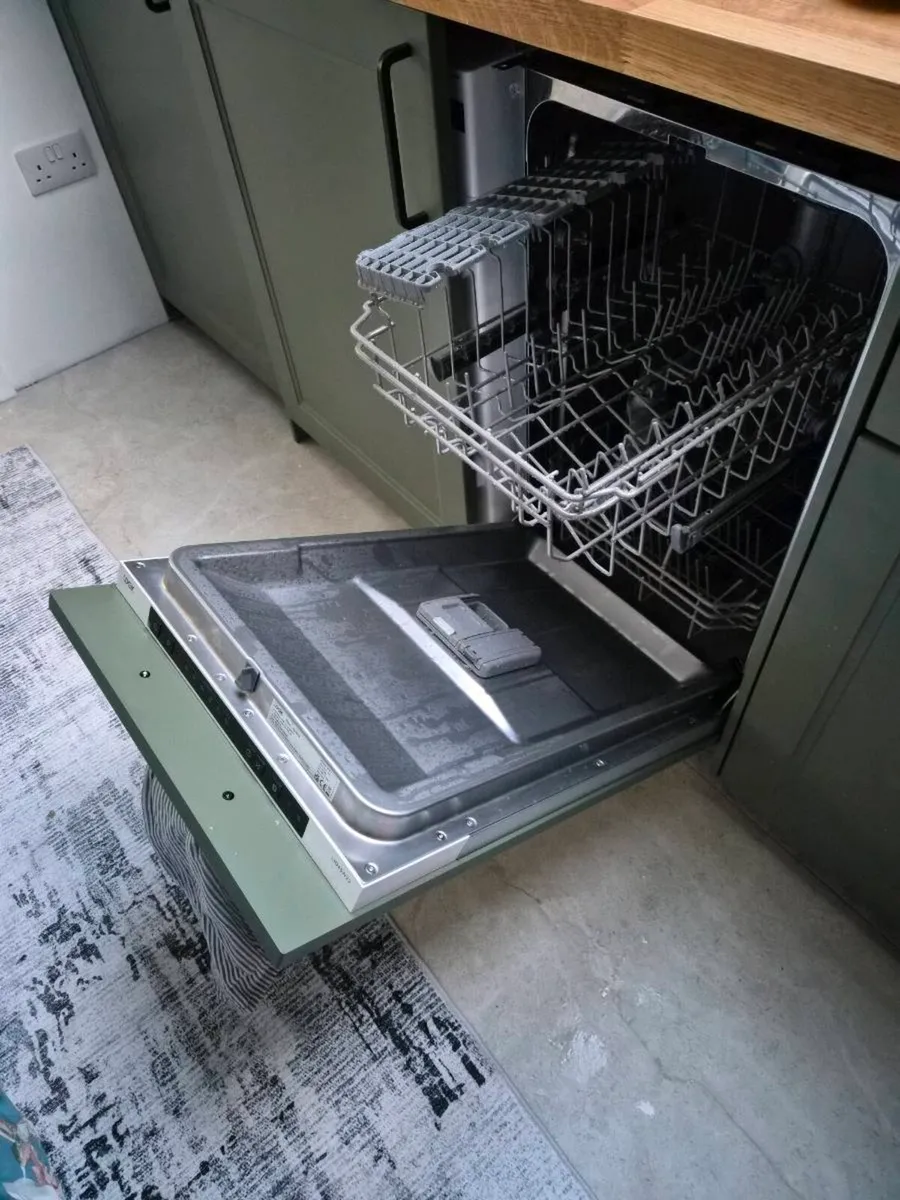 Dishwasher Slimline Fully Integrated - Image 1