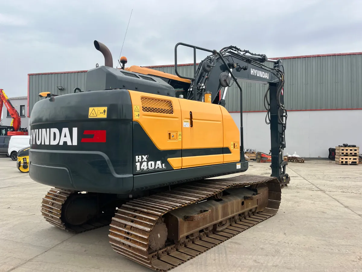 2023 Hyundai HX140AL - Image 4