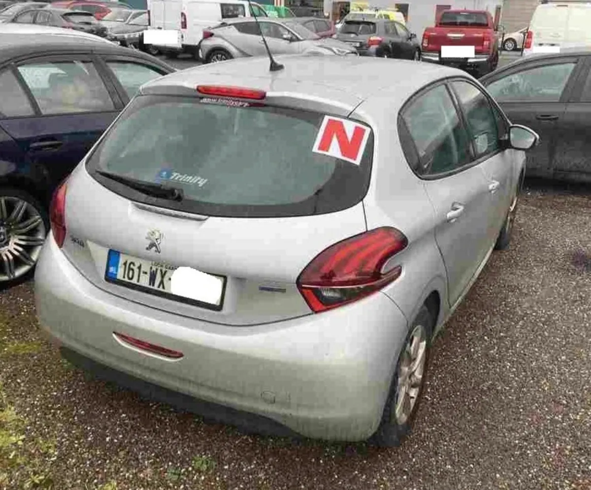2016 Peugeot 208 - Image 4