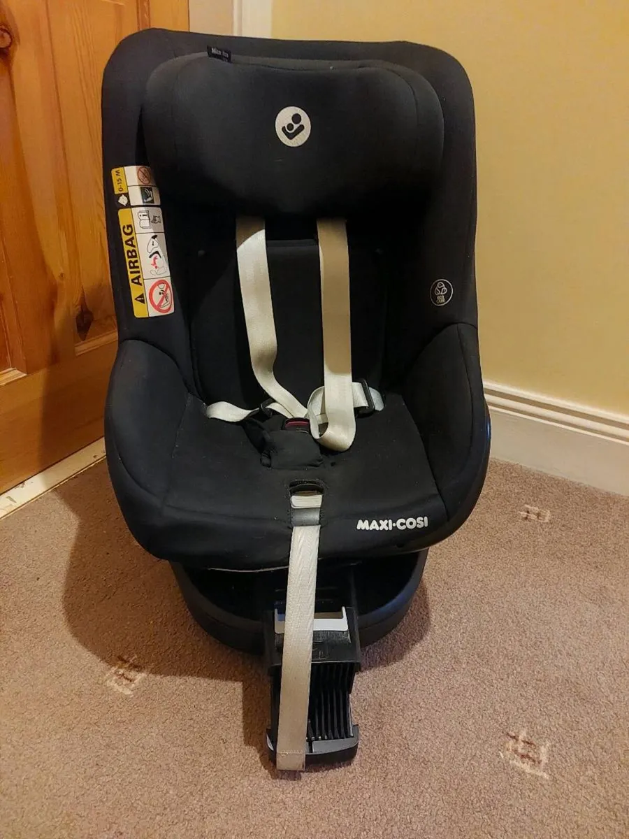 Swivel car seat - Image 1