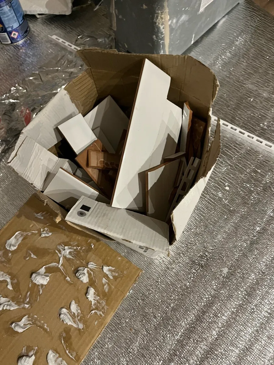 White subway tiles - Image 2