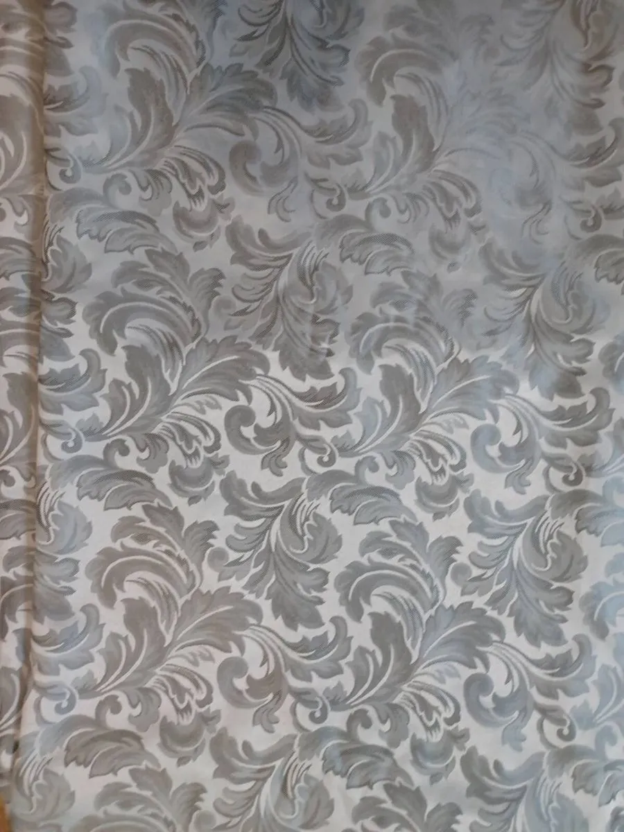 Curtains - Image 2