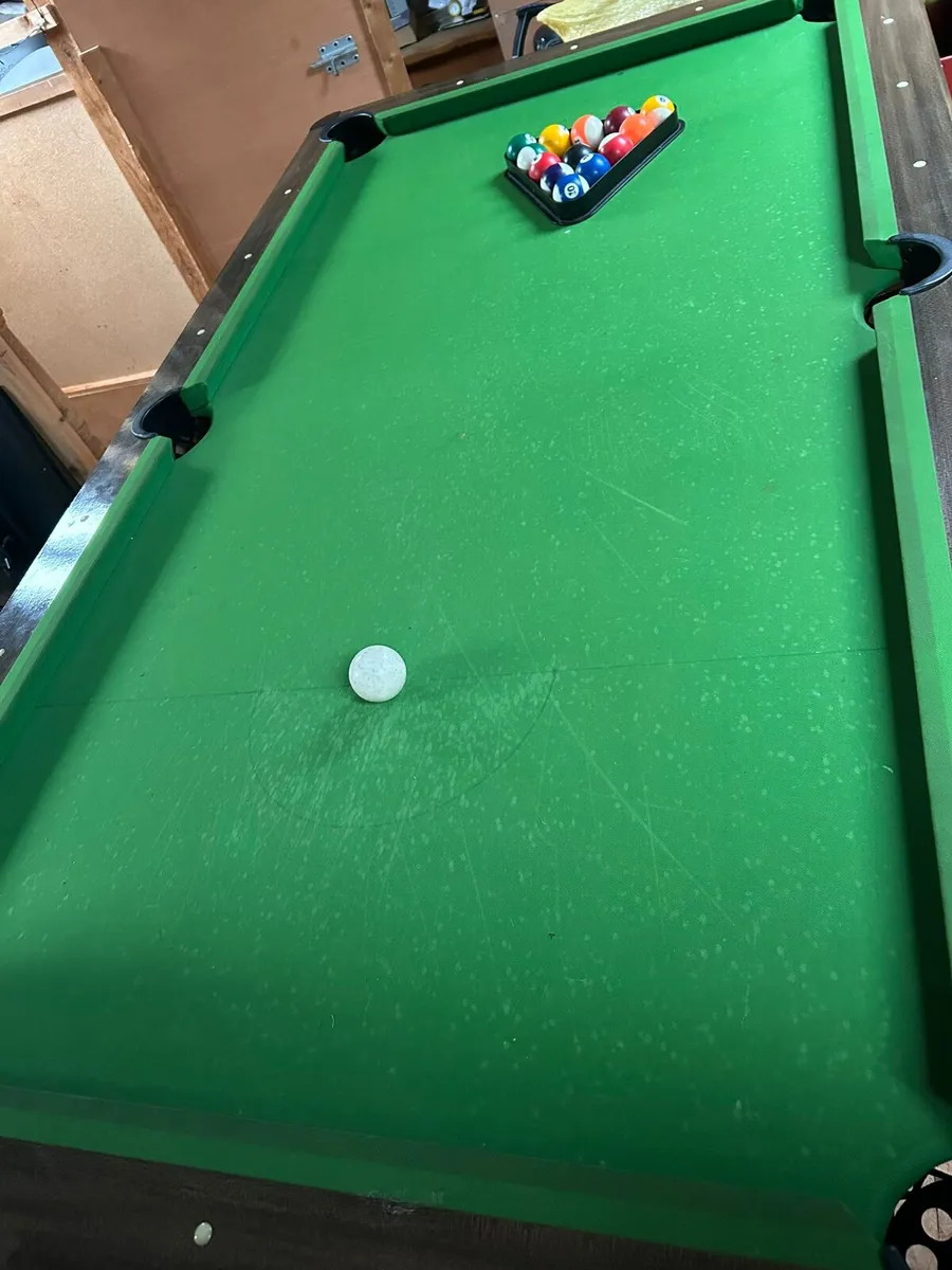 Pool table - Image 1
