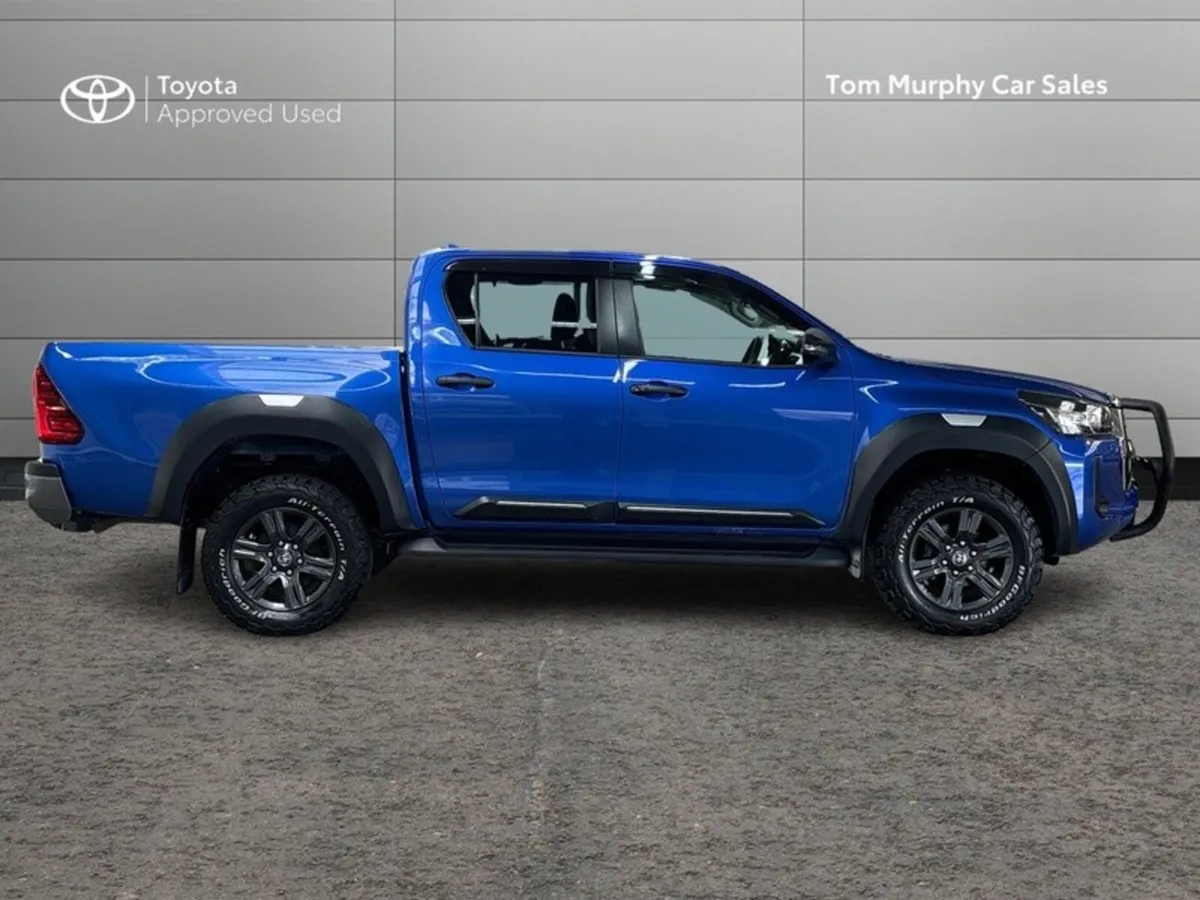 Toyota Hilux 2.8 SR5 DOUBLE CAB 4DR - Image 3