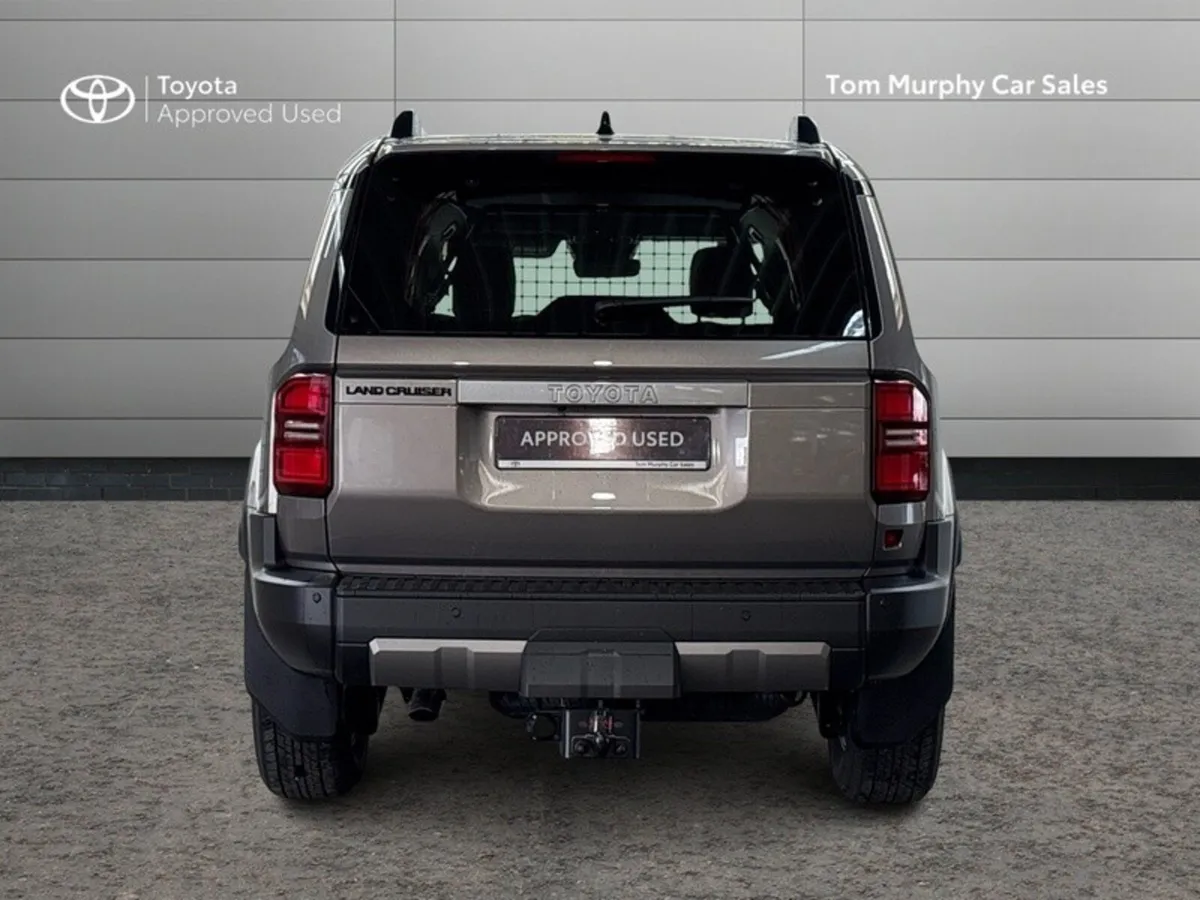 Toyota Land Cruiser 2.8 Commercial MHEV - Image 4