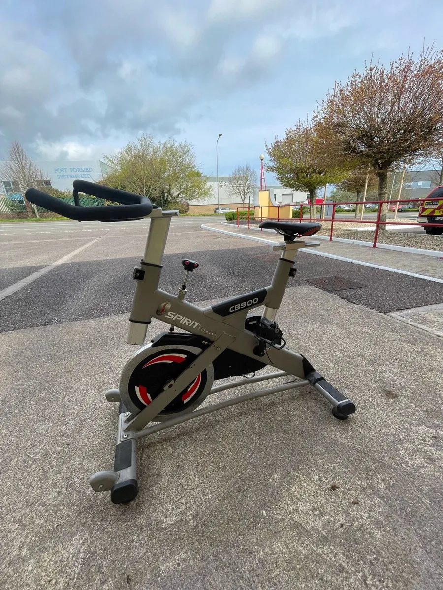 Spirit CB900 Commercial Indoor Cycle / Gym Bike - Image 1