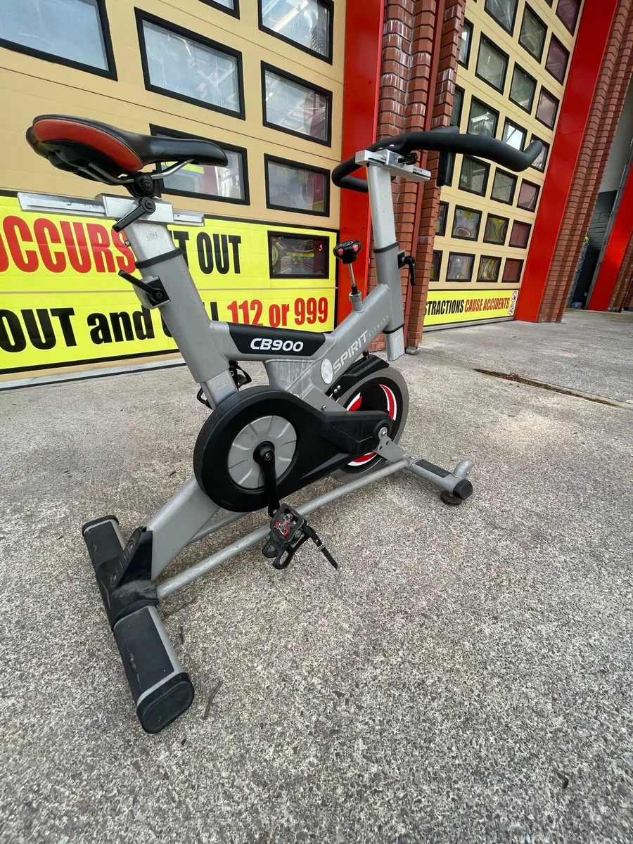 Spirit CB900 Commercial Indoor Cycle / Gym Bike - Image 2