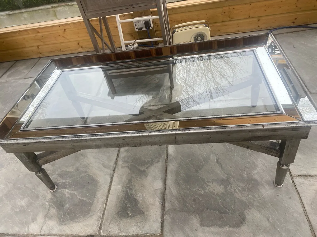 Coffee table and side table - Image 2