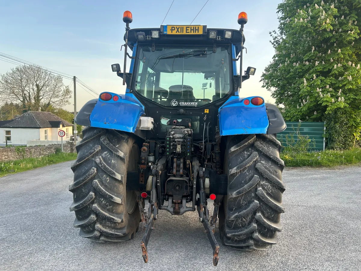 2011 Valtra T182 - Image 4