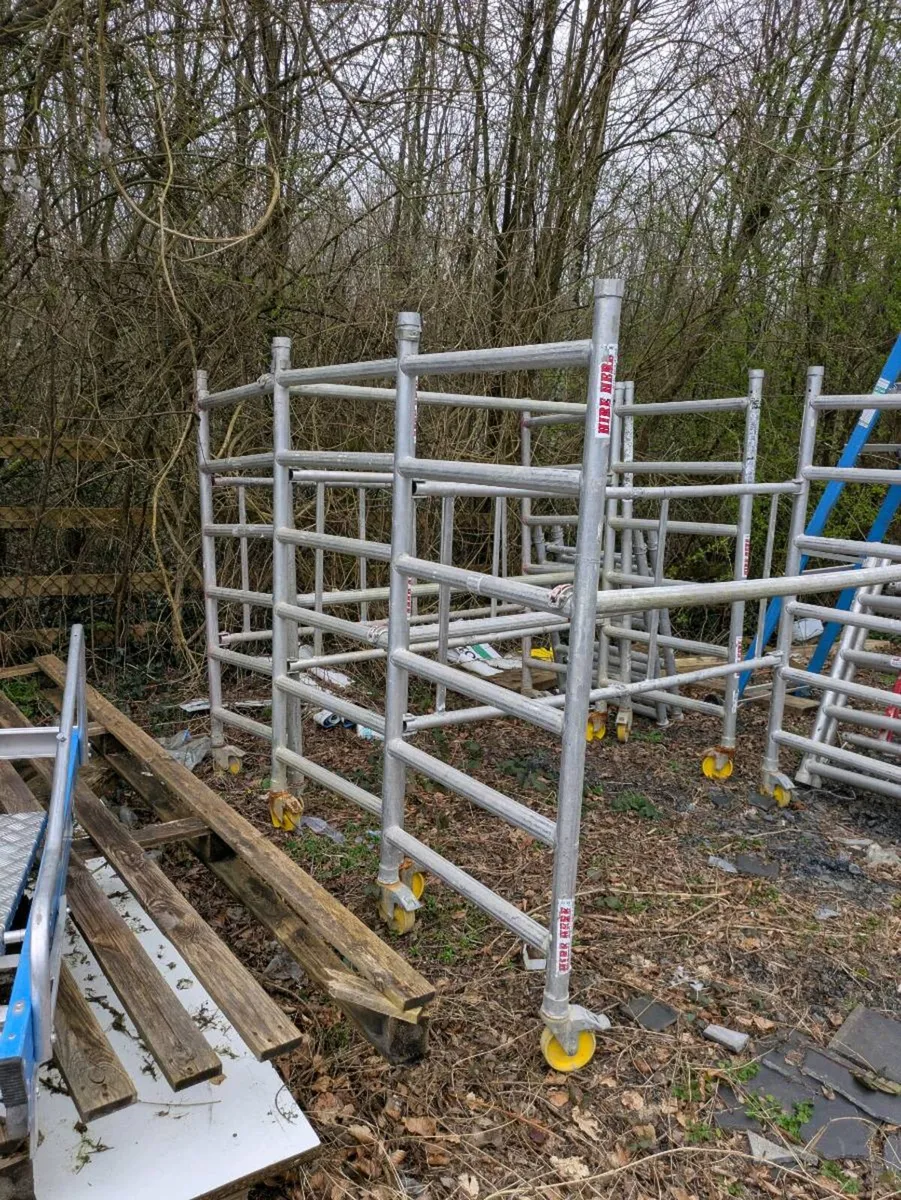 Scaffolding tower - Image 2