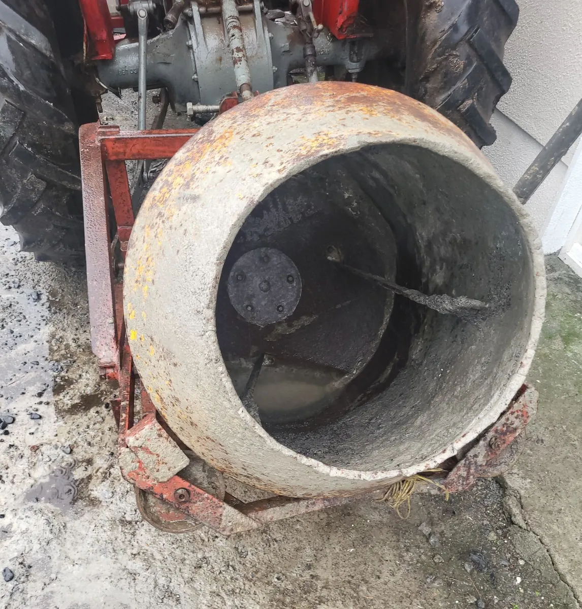 Concrete Mixer - Image 1