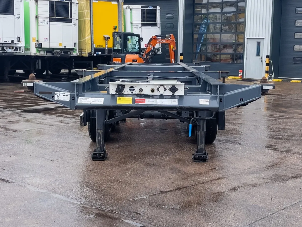 2022 KRONE SLIDING SKELETAL TRAILER - Image 2