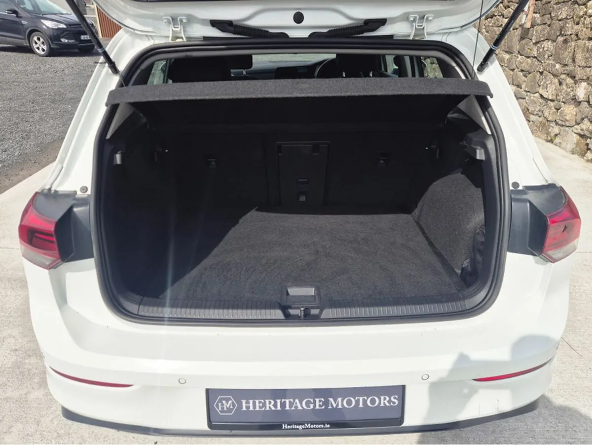 Volkswagen Golf LIFE 2.0 TDI 115HP 5DR - Image 4