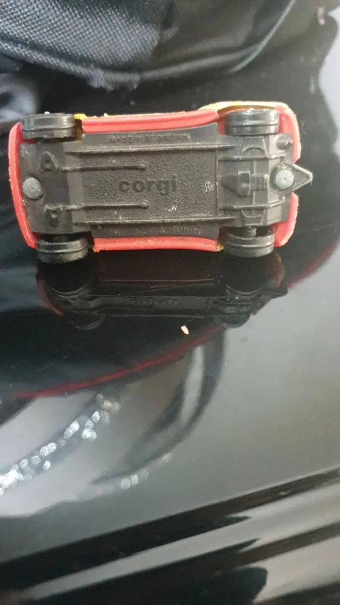 CORGI RENAULT 5 RALLY DIE.CAST MODEL VINTAGE - Image 2