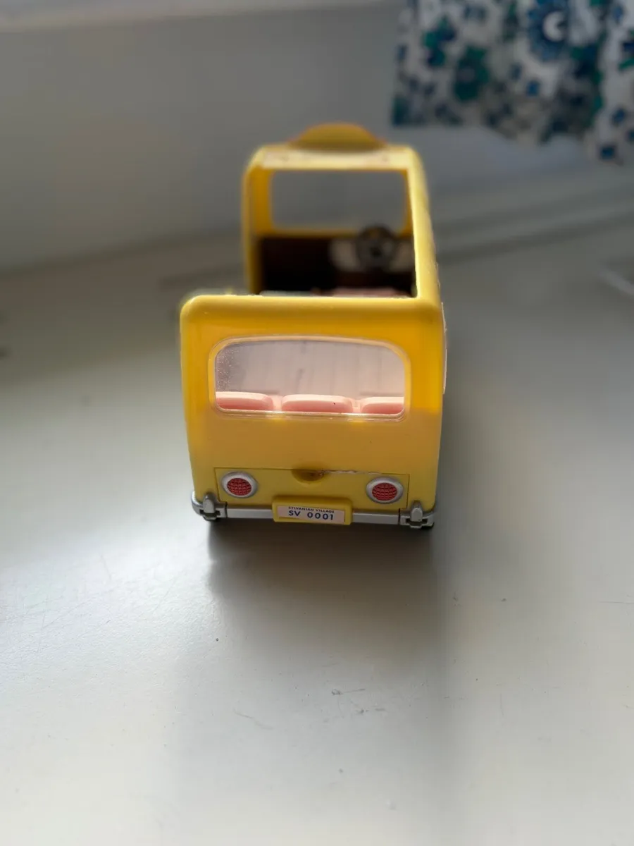 Sylvanian Families Bundle – School Bus, Tent & Fi - Image 3