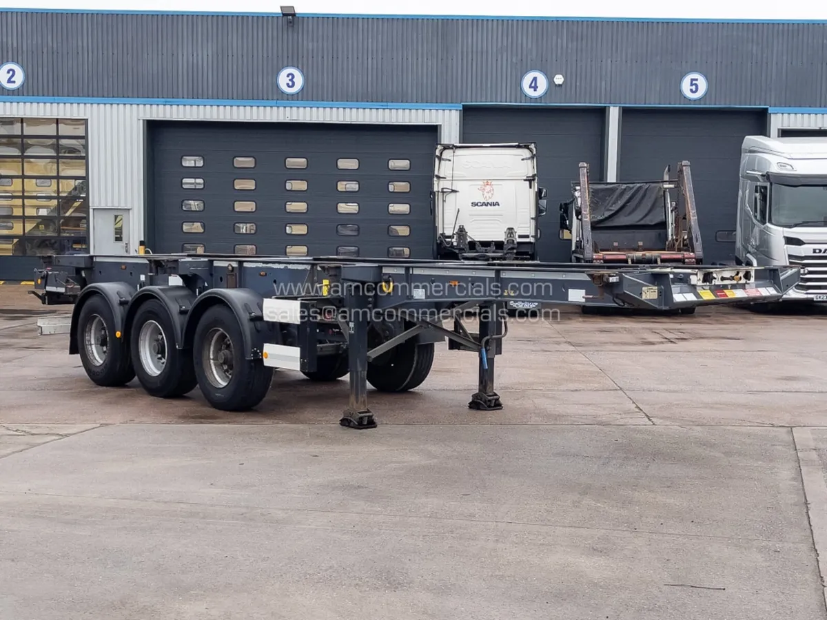 2019 KRONE SLIDING SKELETAL TRAILER - Image 1