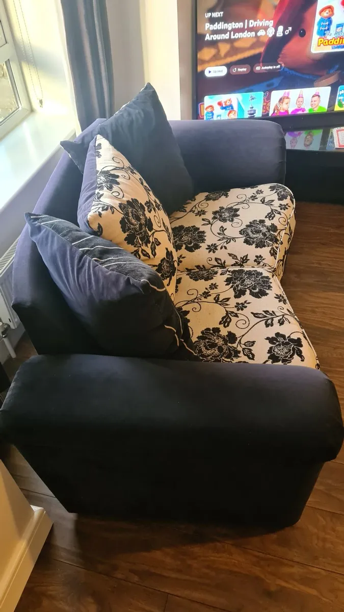 Best offer buys the couch today - Image 3