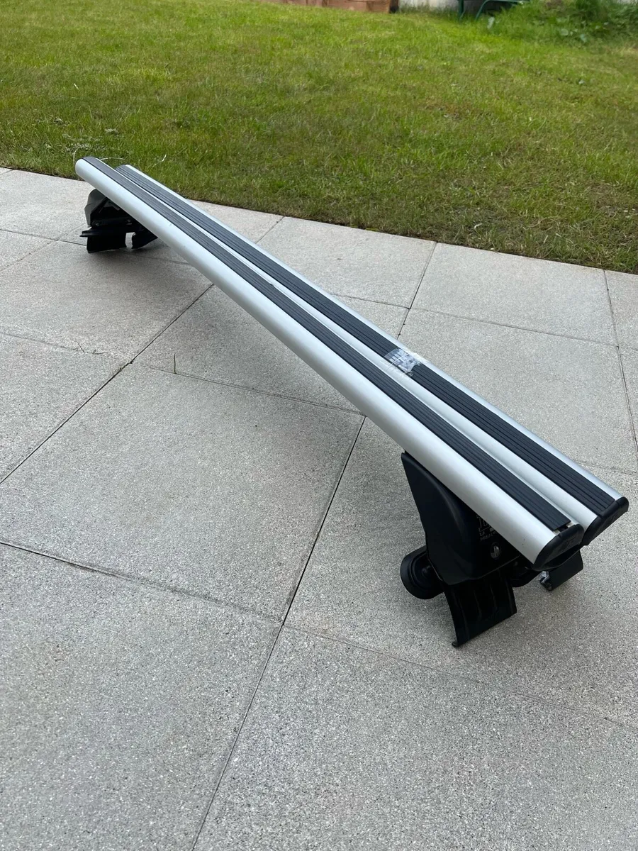 La Prealpina Lp49 roofbars (VW Golf) - Image 1