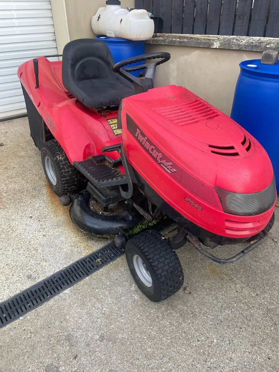 Ride on Lawnmower - Image 1