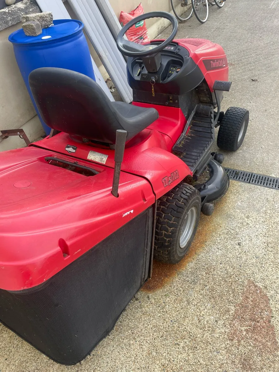 Ride on Lawnmower - Image 2