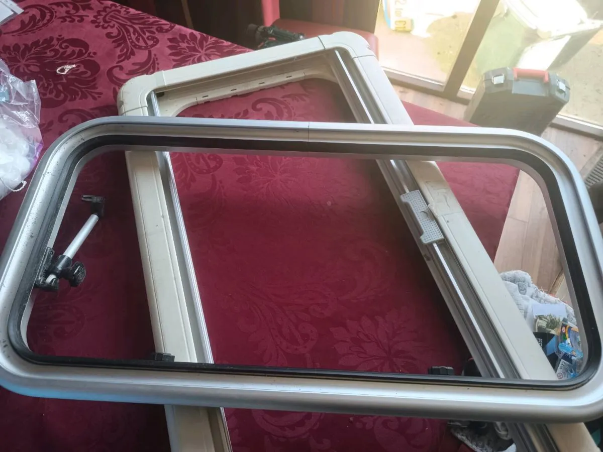 Caravan windows frame - Image 4