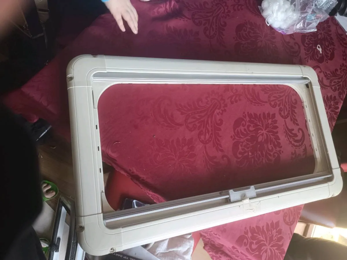 Caravan windows frame - Image 1
