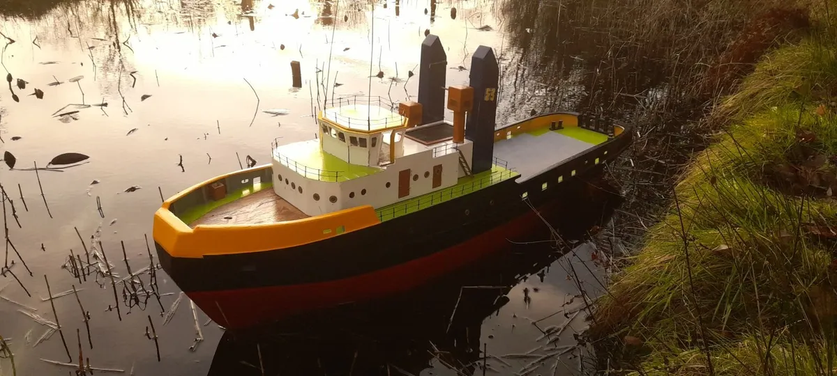 Model RC Ship Vintage LARGE SCALE - Image 1