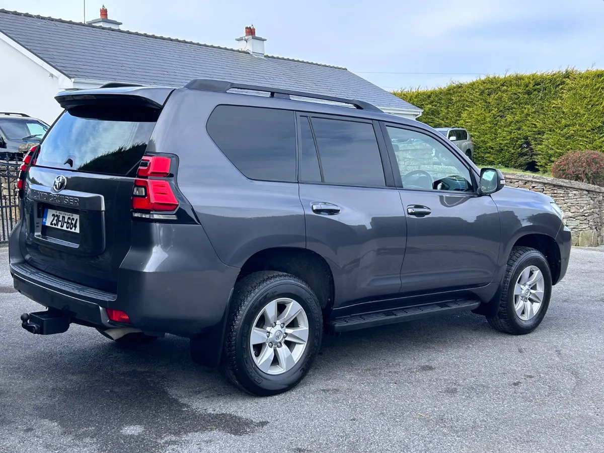 2023 Toyota Land Cruiser LWB Auto - Image 3