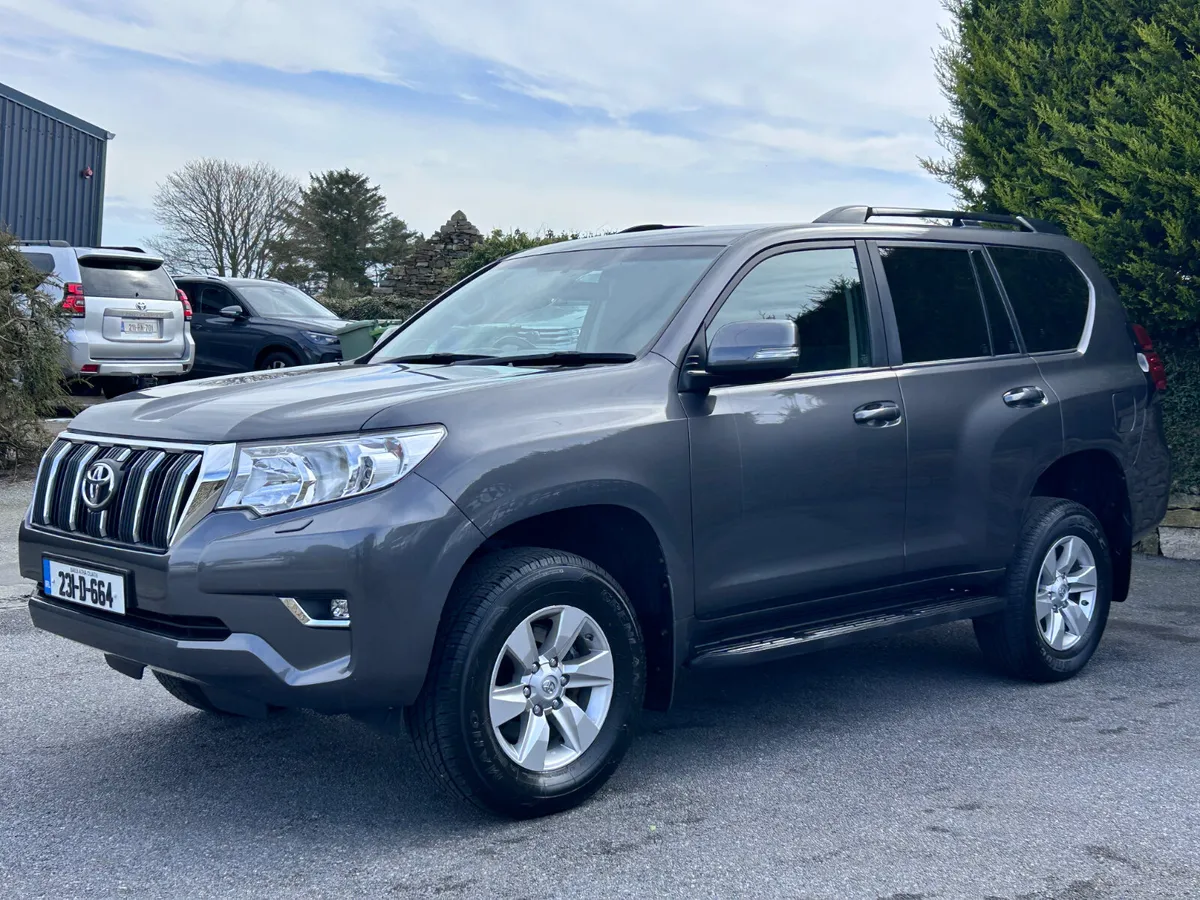 2023 Toyota Land Cruiser LWB Auto - Image 2