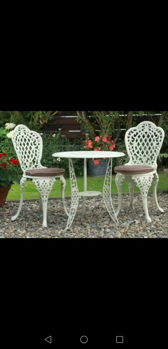 ***SPECIAL  OFFER**  Brand New Bistro Set