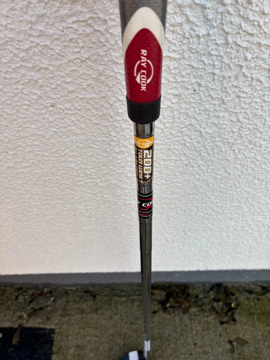 Golf putter - Image 1