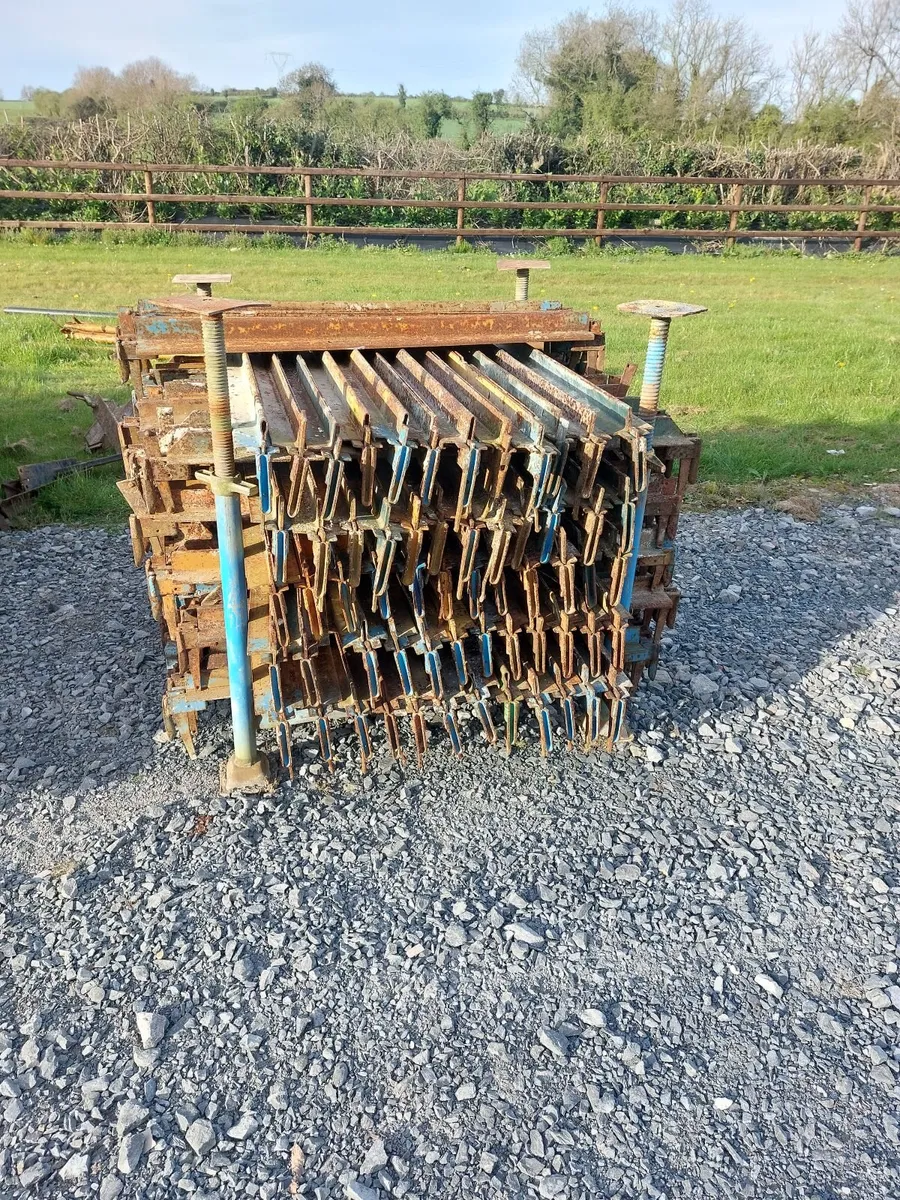 Scaffold for sale - Image 1