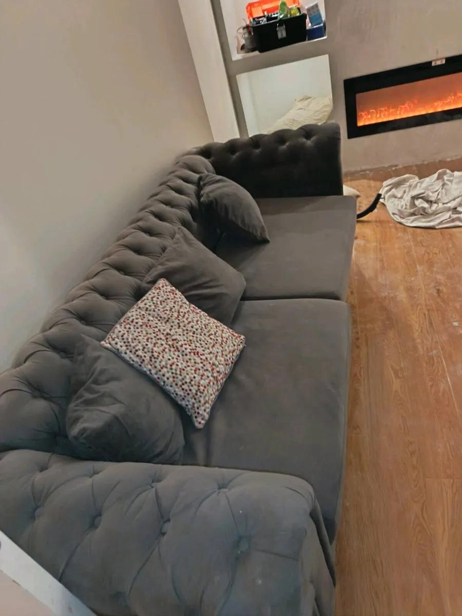 3+2 Chesterfield style sofas for sale - Image 1