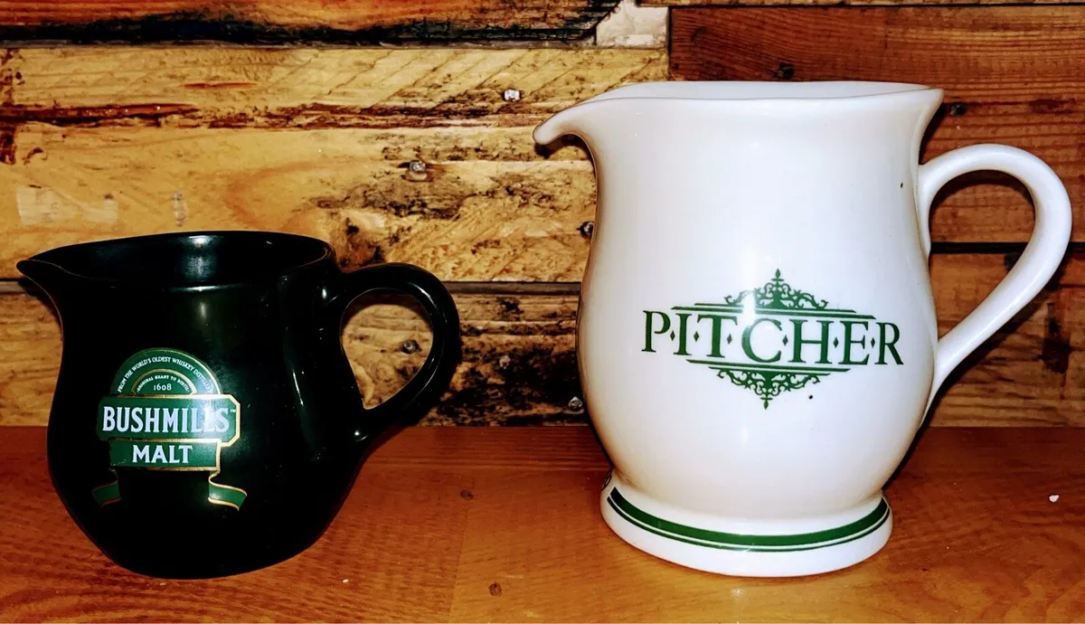 4 collectible jugs - Image 2