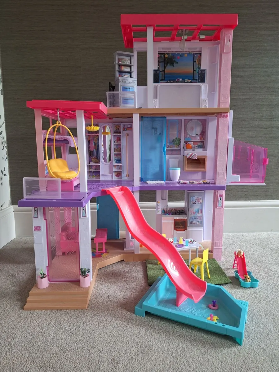 Barbie Dream House - Image 1