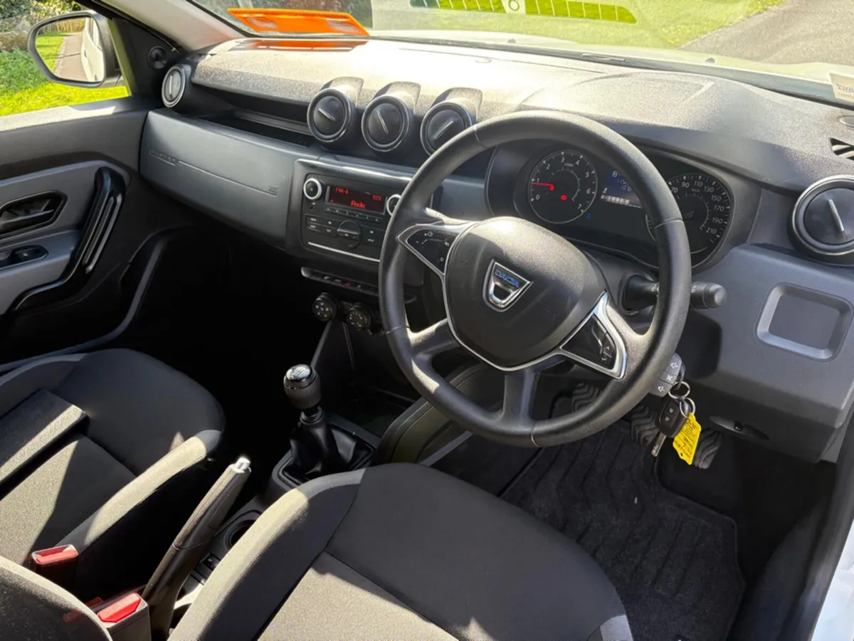 Dacia Duster ESENTIAL BLUE DCI 115 - Image 4