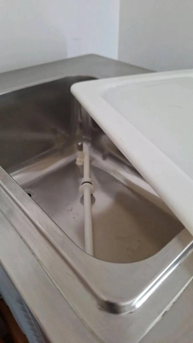 Ice Cream Machine - Image 4