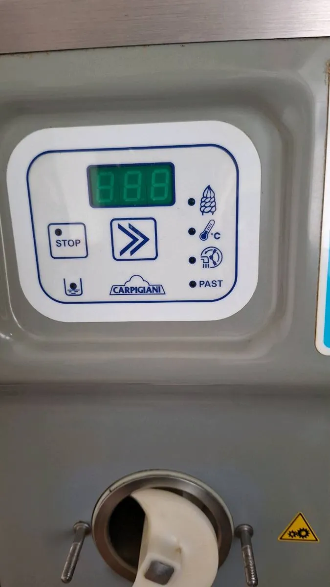 Ice Cream Machine - Image 3