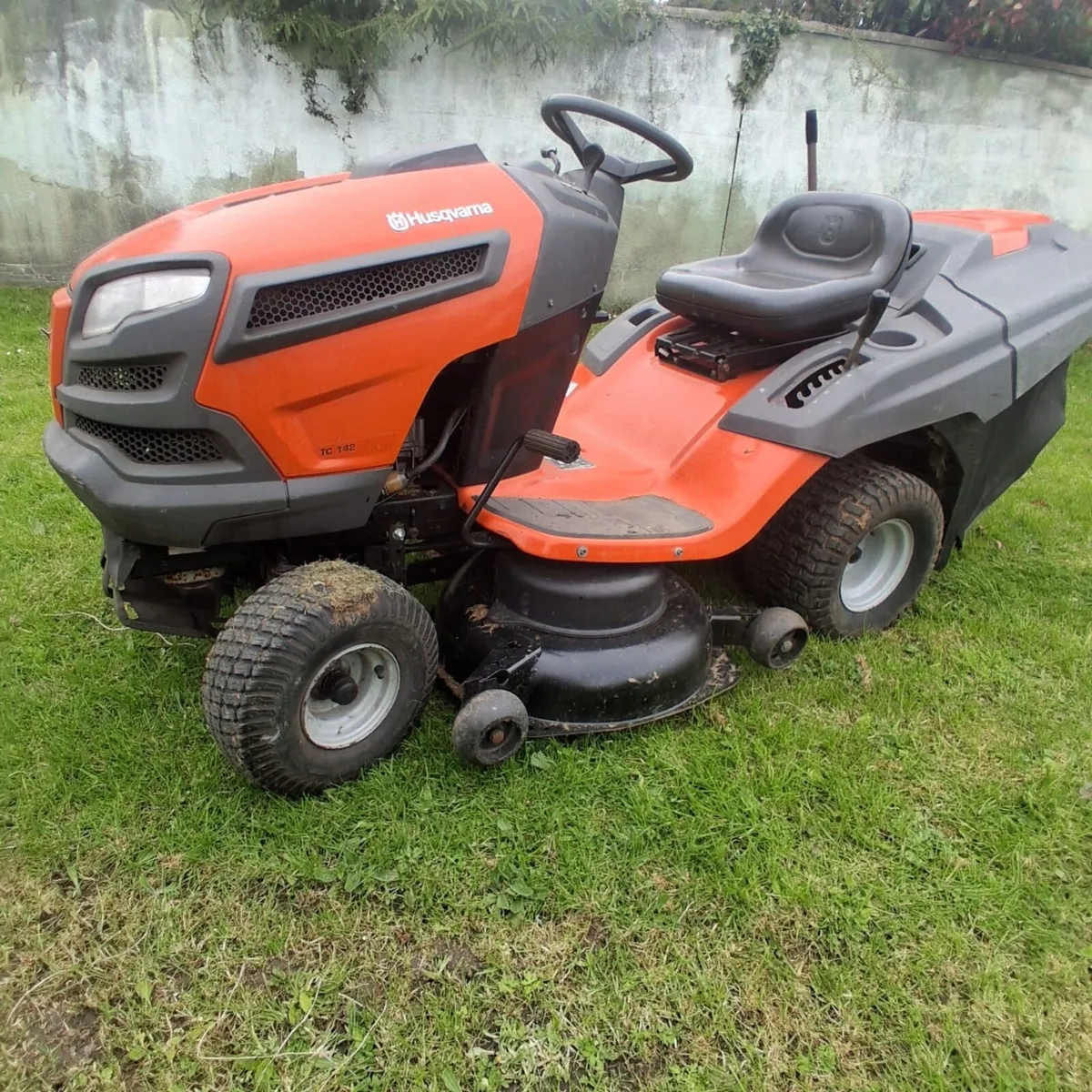 Husquavarna Ride on Mower TC142 - Image 1
