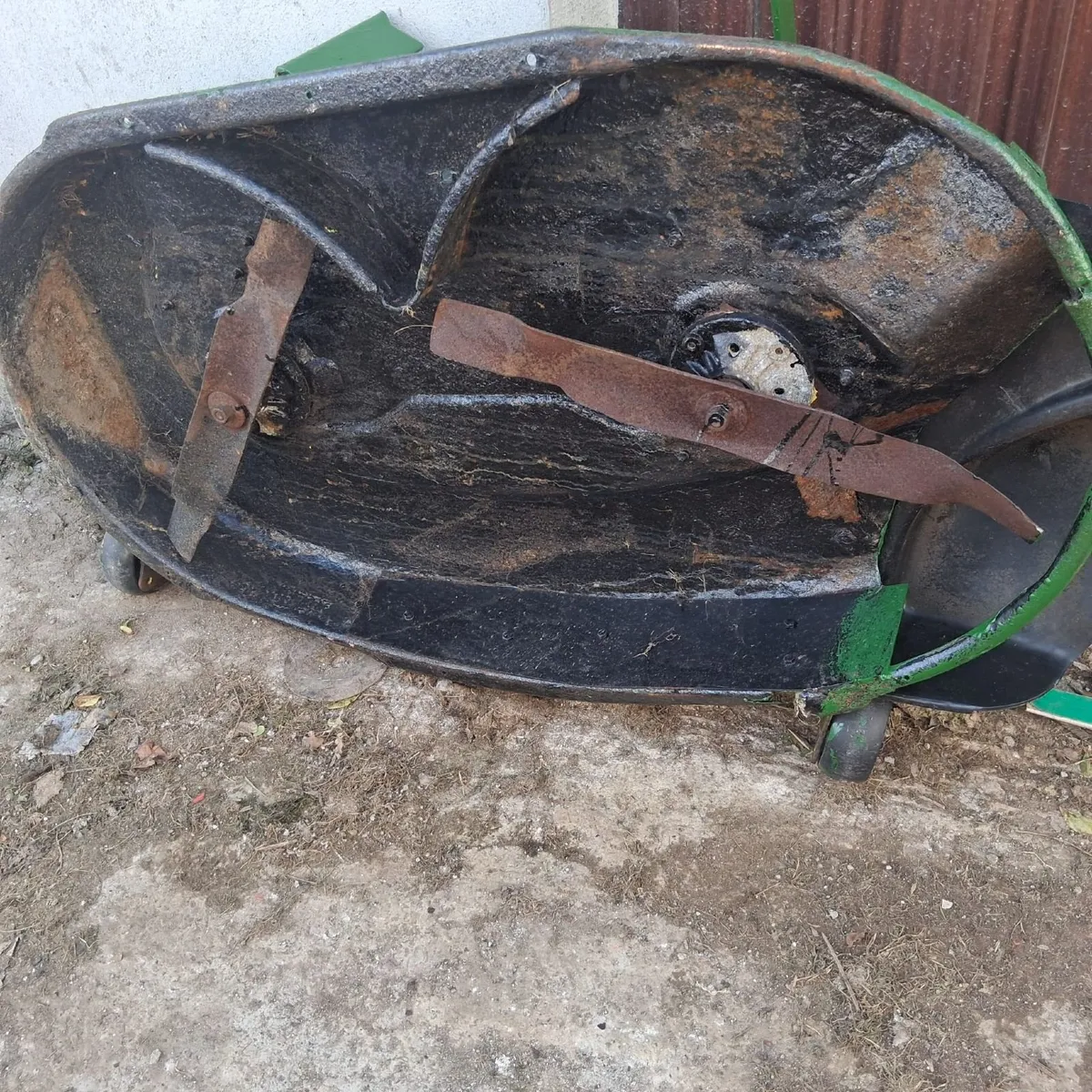 John Deere Mower Deck - Image 2