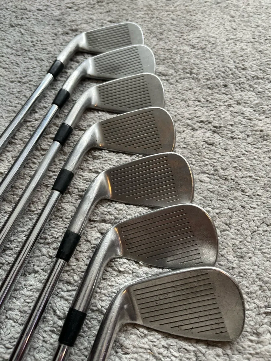 Titleist 704 CB Irons - Image 4