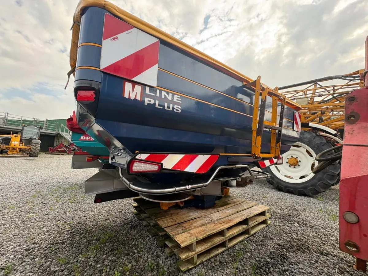 BOGBALLE FERT SPREADER - Image 1