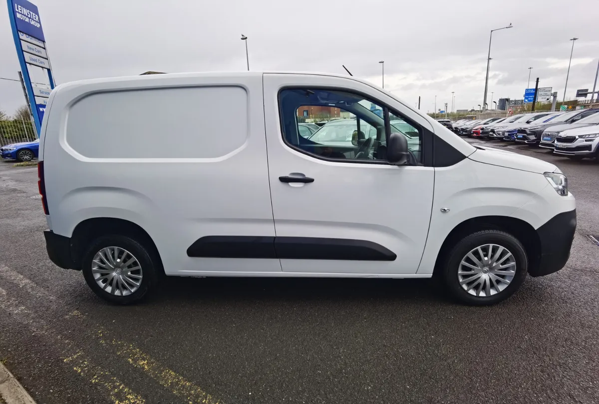 CITROEN BERLINGO 1.5 BLUEHDI €13,950 INCLUDING VAT - Image 4
