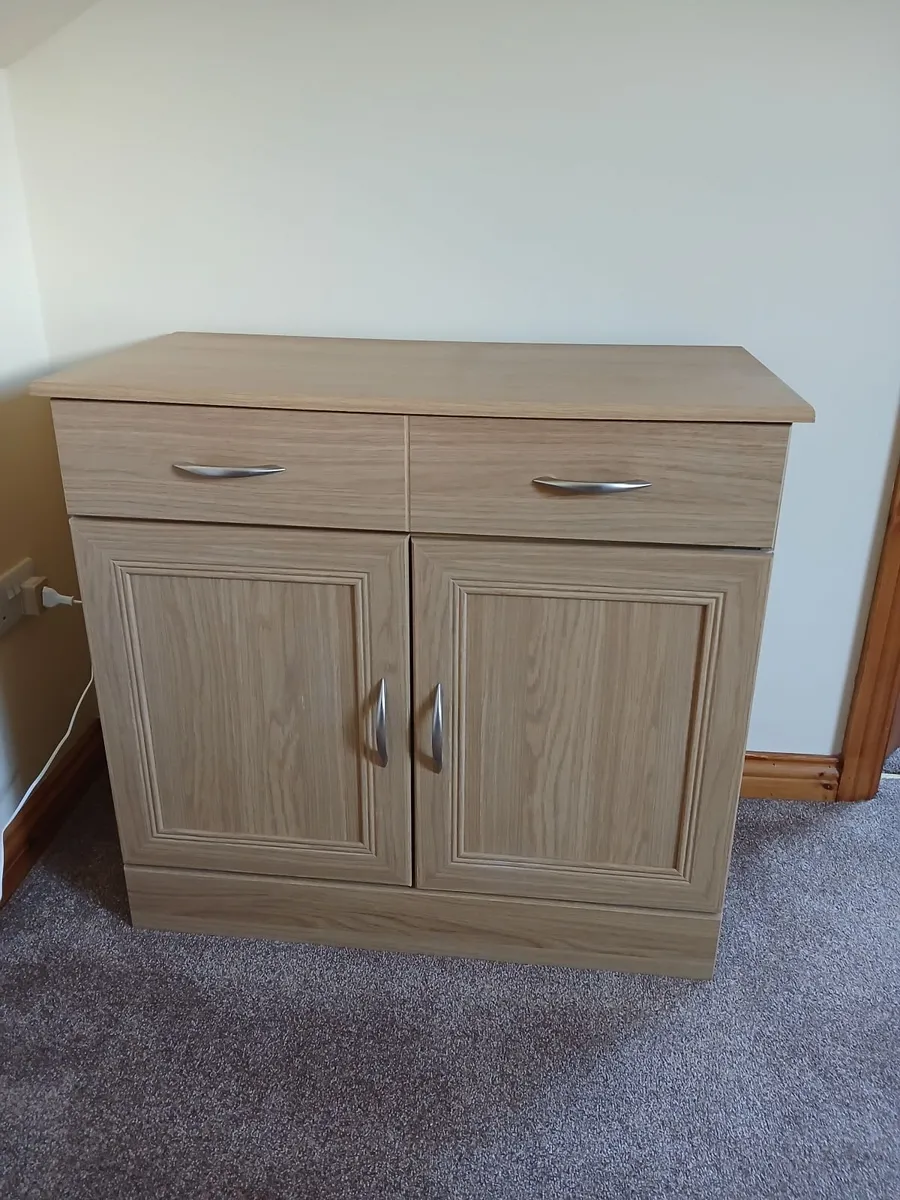 Small sideboard - Image 1